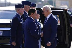 Biden joins Ducey, Hobbs, Apple CEO for tour of Arizona chip plant site