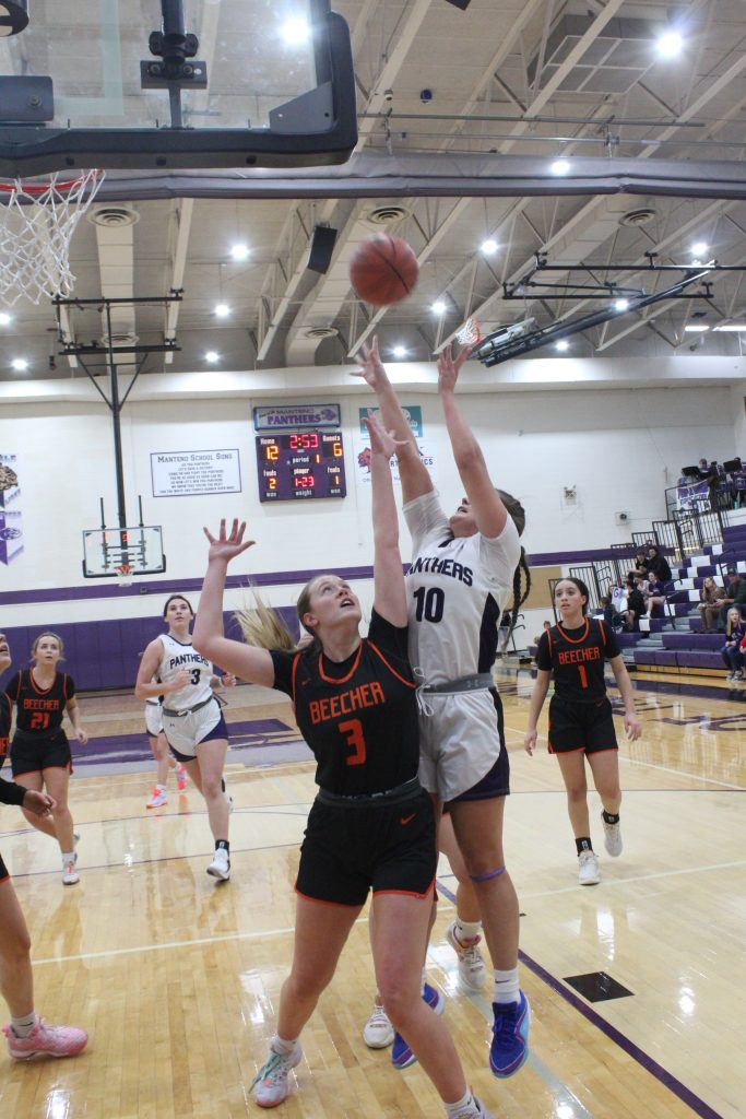 Panther Sara Schmidt led with 16 points. Photo by Jim Piacentini.